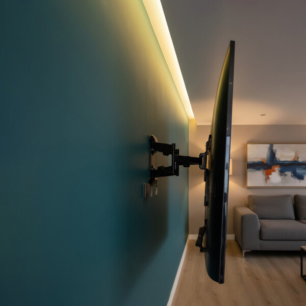 Soporte De Pared Movil Brazo Acero Tele Tv De 37-70" Brateck Color Negro