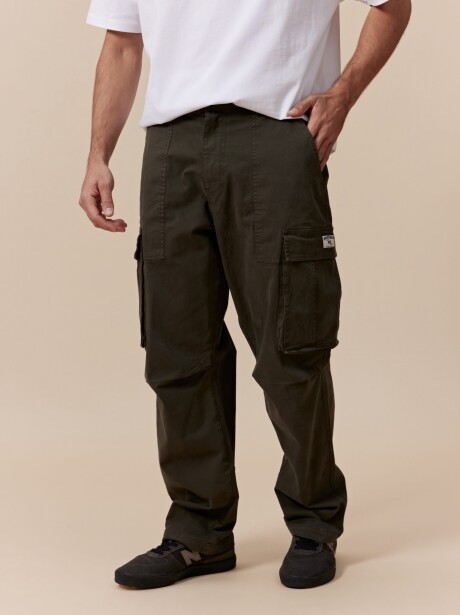 Pantalón cargo Kai VERDE MILITAR