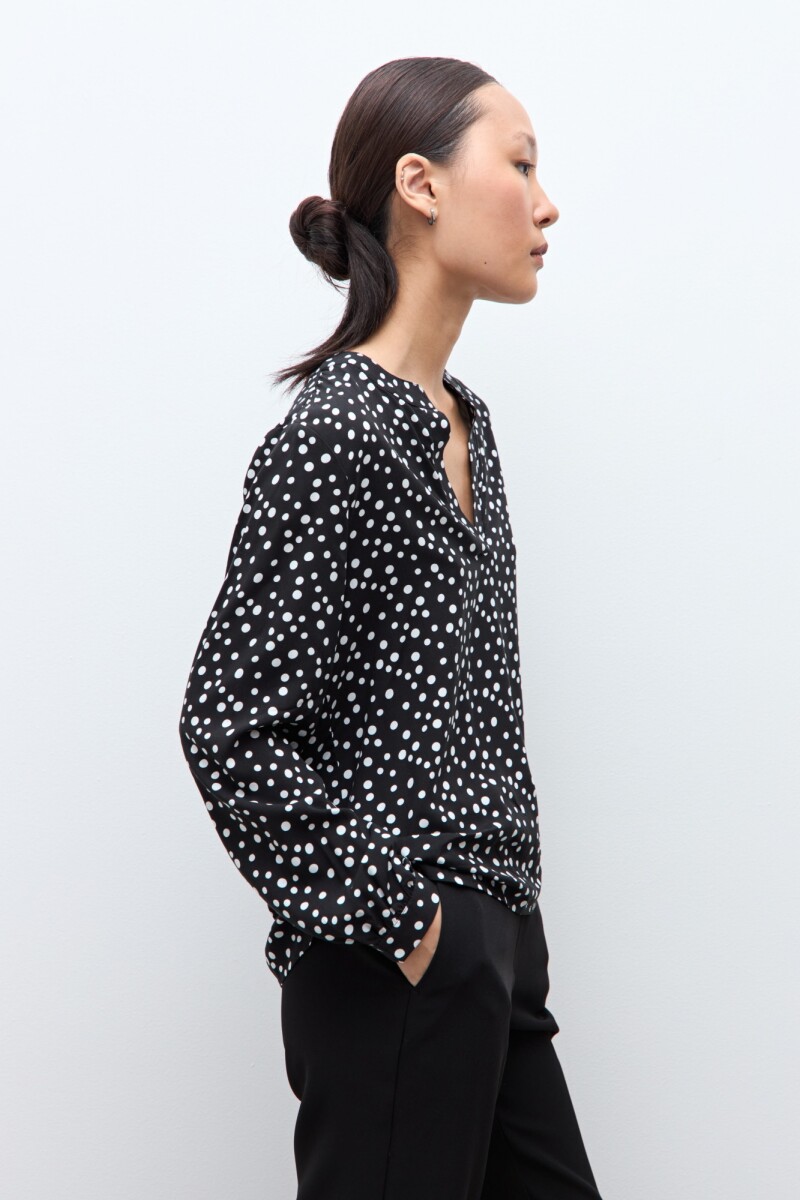 Blusa estampa lunares negro