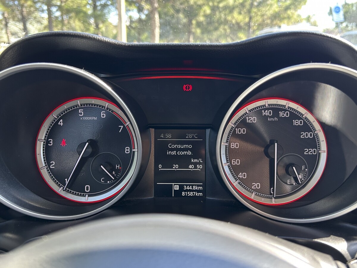 Suzuki Swift GLS Hybrid EXCELENTE ESTADO!|Permuta / Financia Suzuki Swift GLS Hybrid EXCELENTE ESTADO!|Permuta / Financia