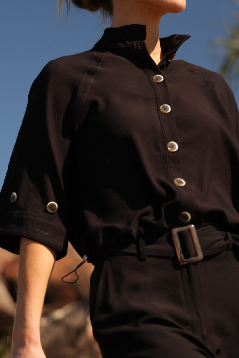 BLUSA MANGA RANGLAN CUELLO ALTO ENGOMADO Negro
