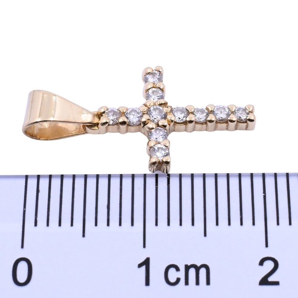 Cruz oro 18k y brillantes engarce 4 puntas. Cruz oro 18k y brillantes engarce 4 puntas.