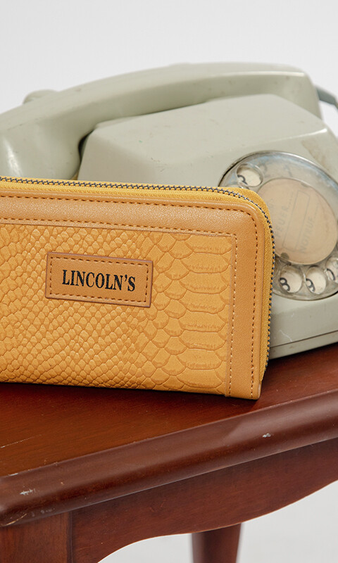 BILLETERA MADRESELVA MOSTAZA