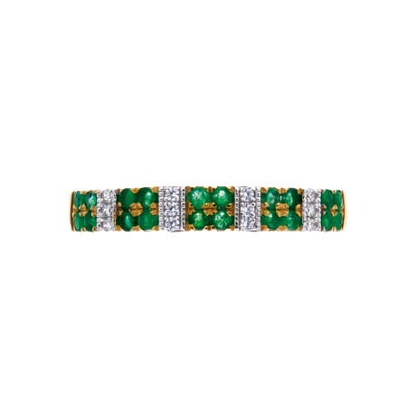 Anillo de oro 9 ktes con esmeralda y circonias. Anillo de oro 9 ktes con esmeralda y circonias.