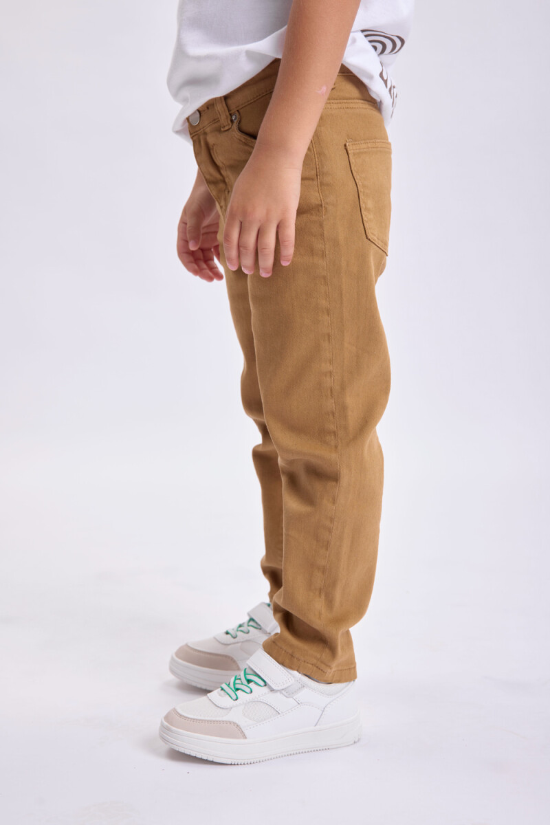 Pantalón jean Tostado
