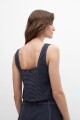 Top bordado floral azul marino