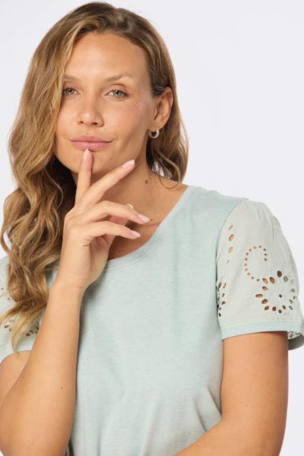 REMERA BRODERIE LISA Verde