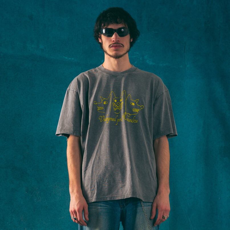 REMERA OVERSIZE - CERBERO EL UNDER REMERA OVERSIZE - CERBERO EL UNDER