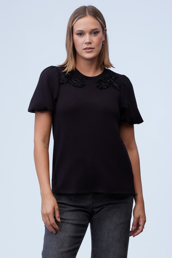 Blusa Aplique Bordado NEGRO
