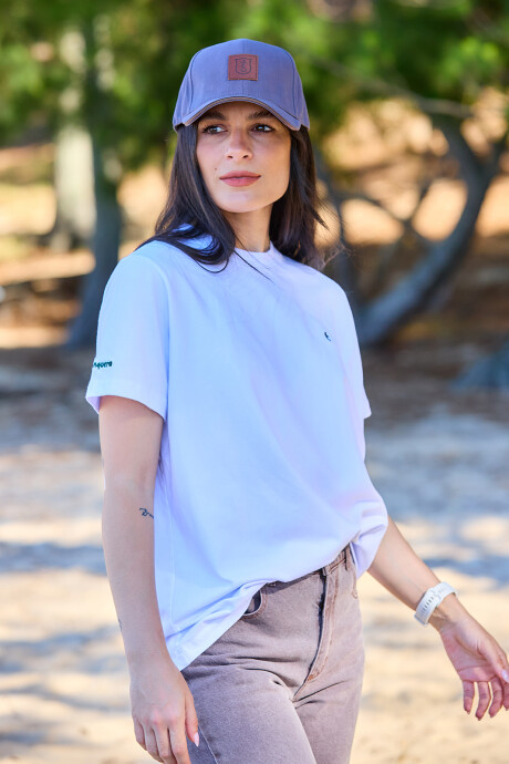Remera Cerdeña Blanca con logo verde