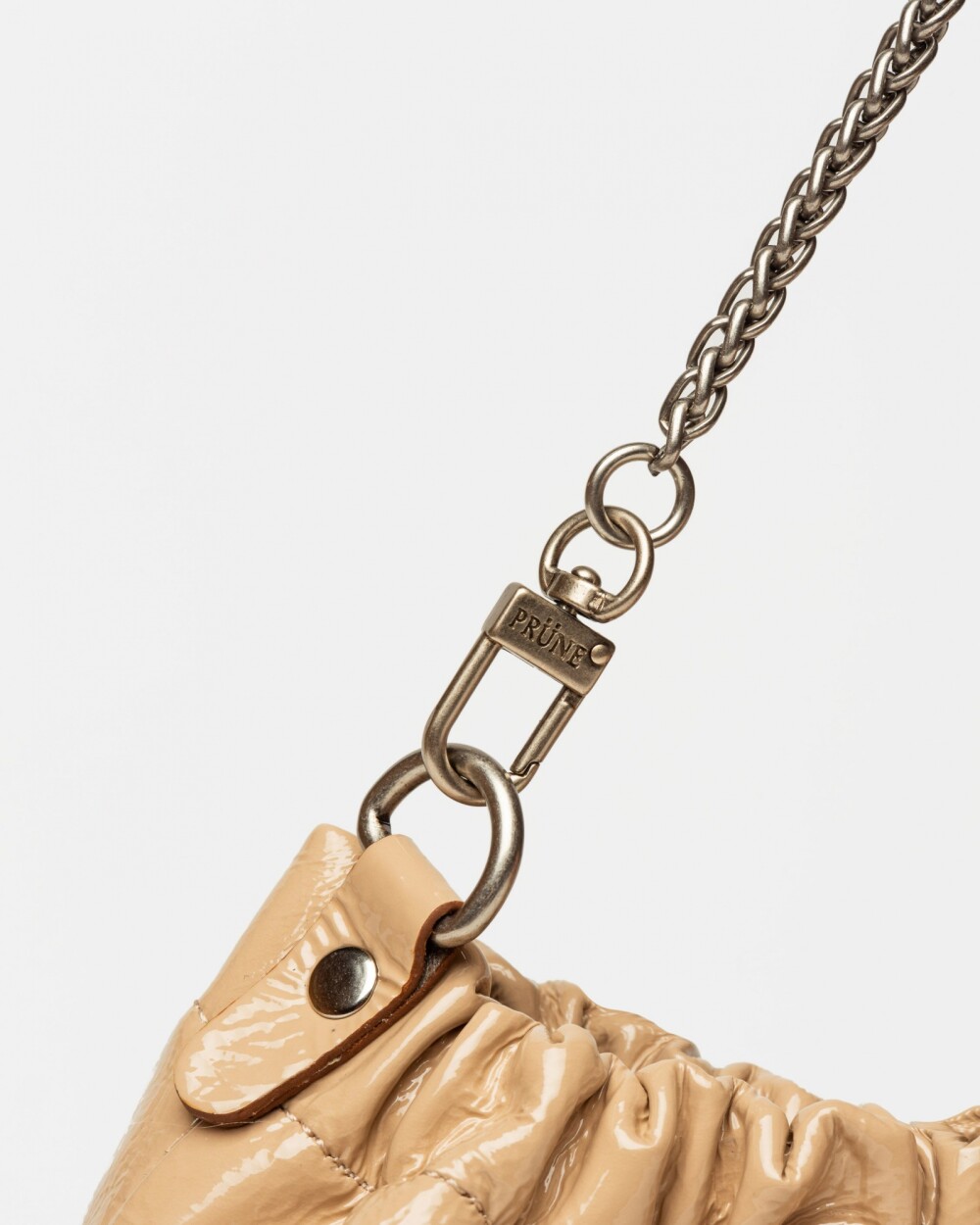 Mini Bag Gina en cuero charol arrugado Camel