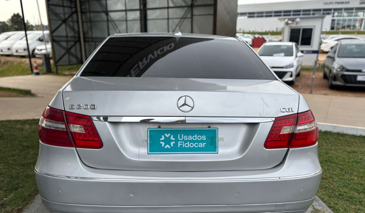 Mercedes Benz E200 CGI Berlina MT 1.8 -2012 Mercedes Benz E200 CGI Berlina MT 1.8 -2012