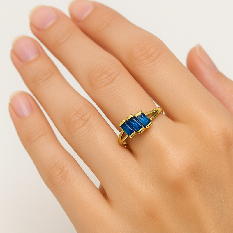 Anillo en oro 18K con circonias azules Anillo En Oro 18k Con Circonias Azules