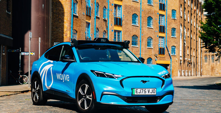 Los taxis sin conductor ya son una realidad: Uber acelera la expansión de los robotaxis por el mundo