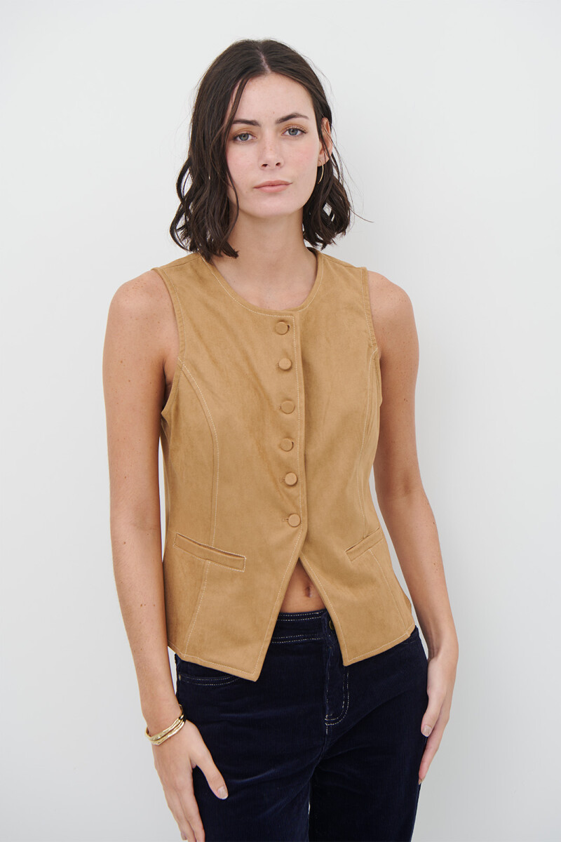 CHALECO SUEDE CARAMELO