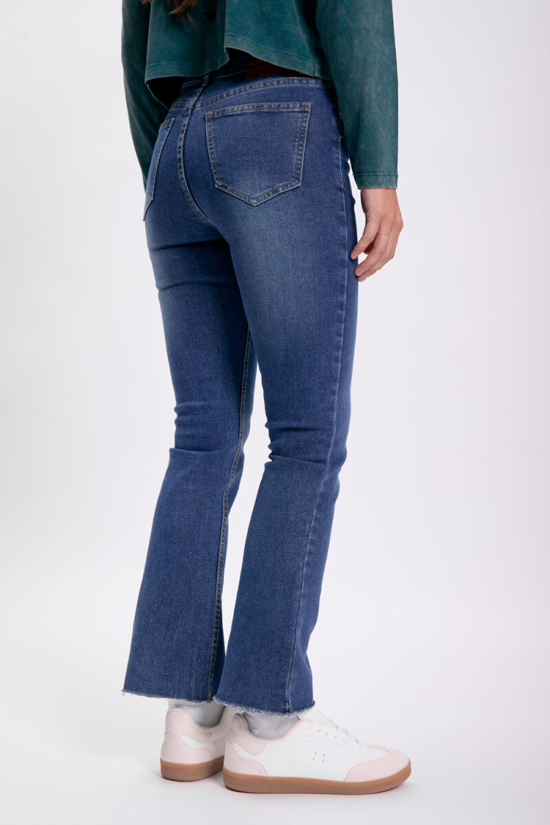 Pantalón jean cropped flare Azul