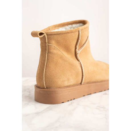 Bota Gamuza Con Corderito Arena