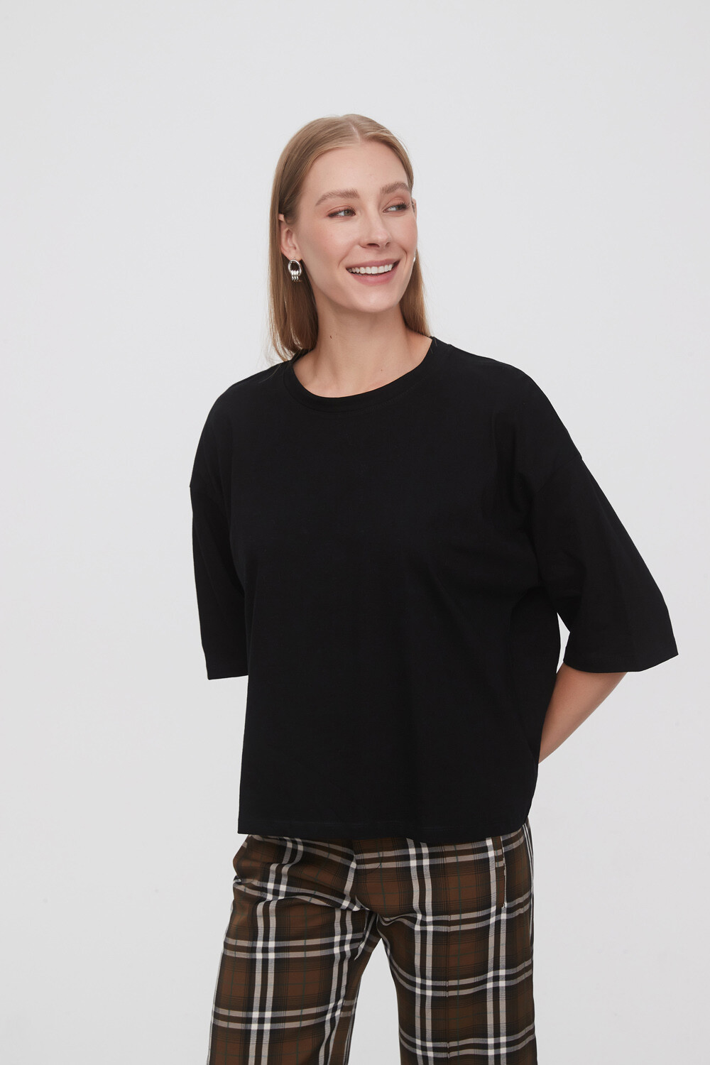 Remera Ahrnia Negro