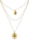 COLLAR TRIPLE EN ALEACIÓN DE METALES BAÑADO EN ORO DE 18K CON 2 CHARMS DE OJO Y CRISTAL FACETADO VERDE Colgante