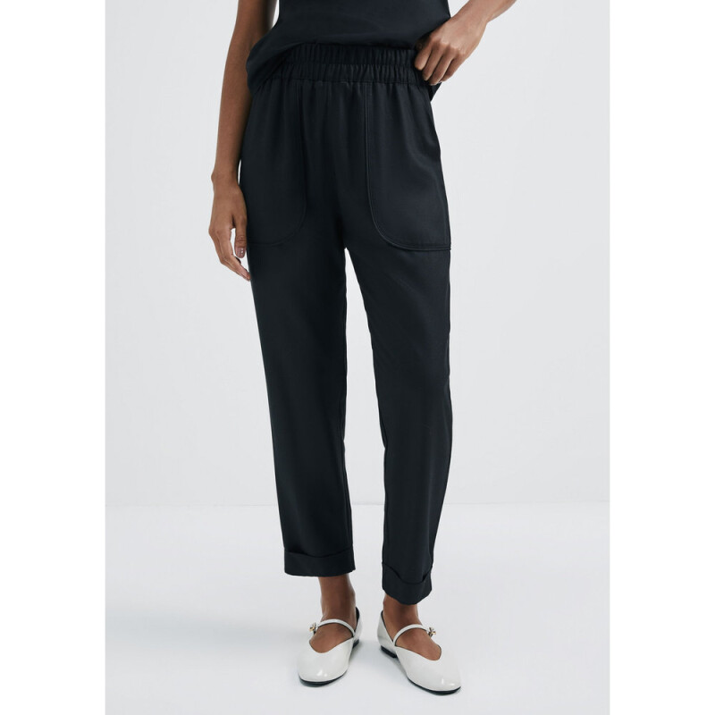 CALCA FEM PRETO ESCURO