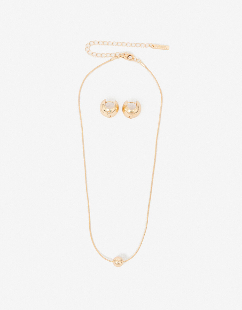 Set De Aros Pasantes Y Collar Con Dije 