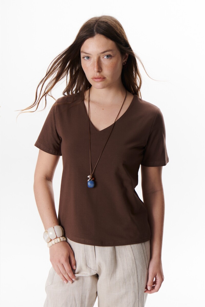 REMERA V DOBLE MARRON