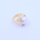 Anillo oro 18k con madre perla y brillantes. Anillo oro 18k con madre perla y brillantes.
