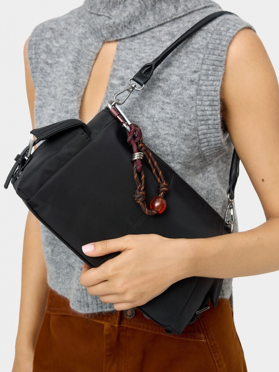 Bolso Bandolera De Nylon Con Colgante negro