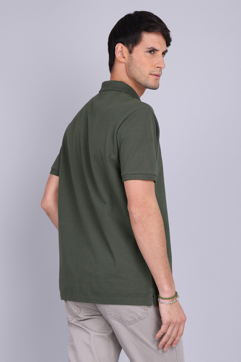 Remera con cuello Arrow OLIVA