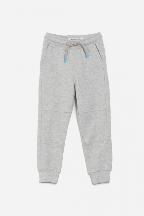 Jogger clásico GRIS