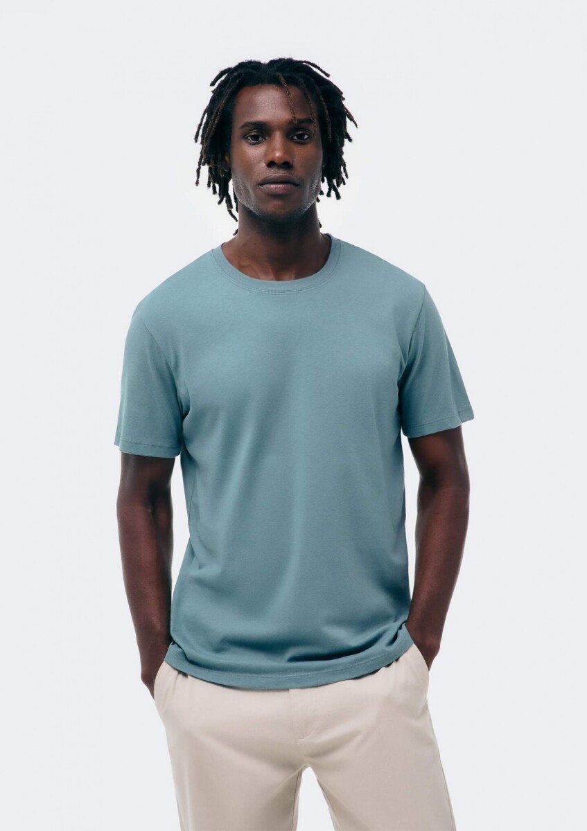 CAMISETAS BÁSICAS REGULAR WORLD - VERDE 