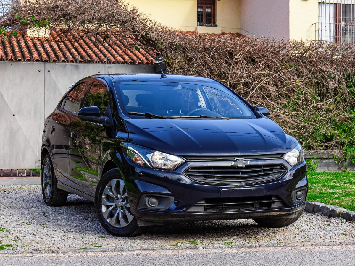 Chevrolet Joy Black Extra Full 1.0 | Permuta / Financia Chevrolet Joy Black Extra Full 1.0 | Permuta / Financia