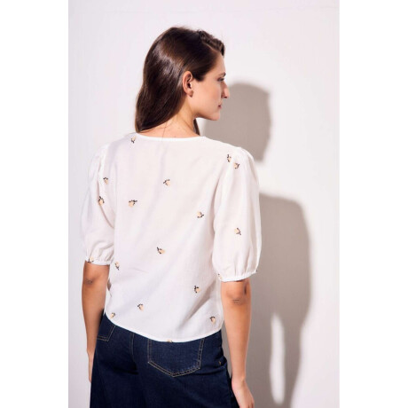 Blusa Viscosa Bordada Nacar