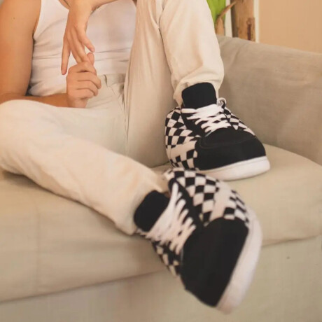 Pantuflas sneakers Baires Sc