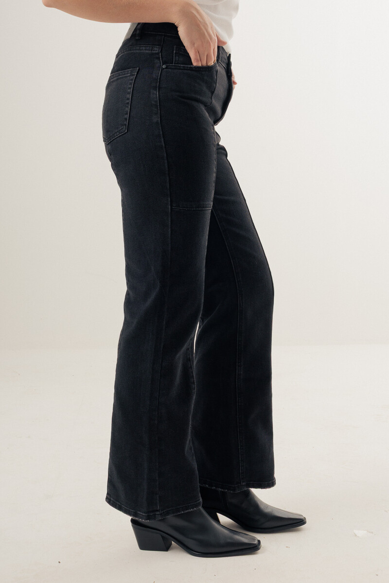 linn Black