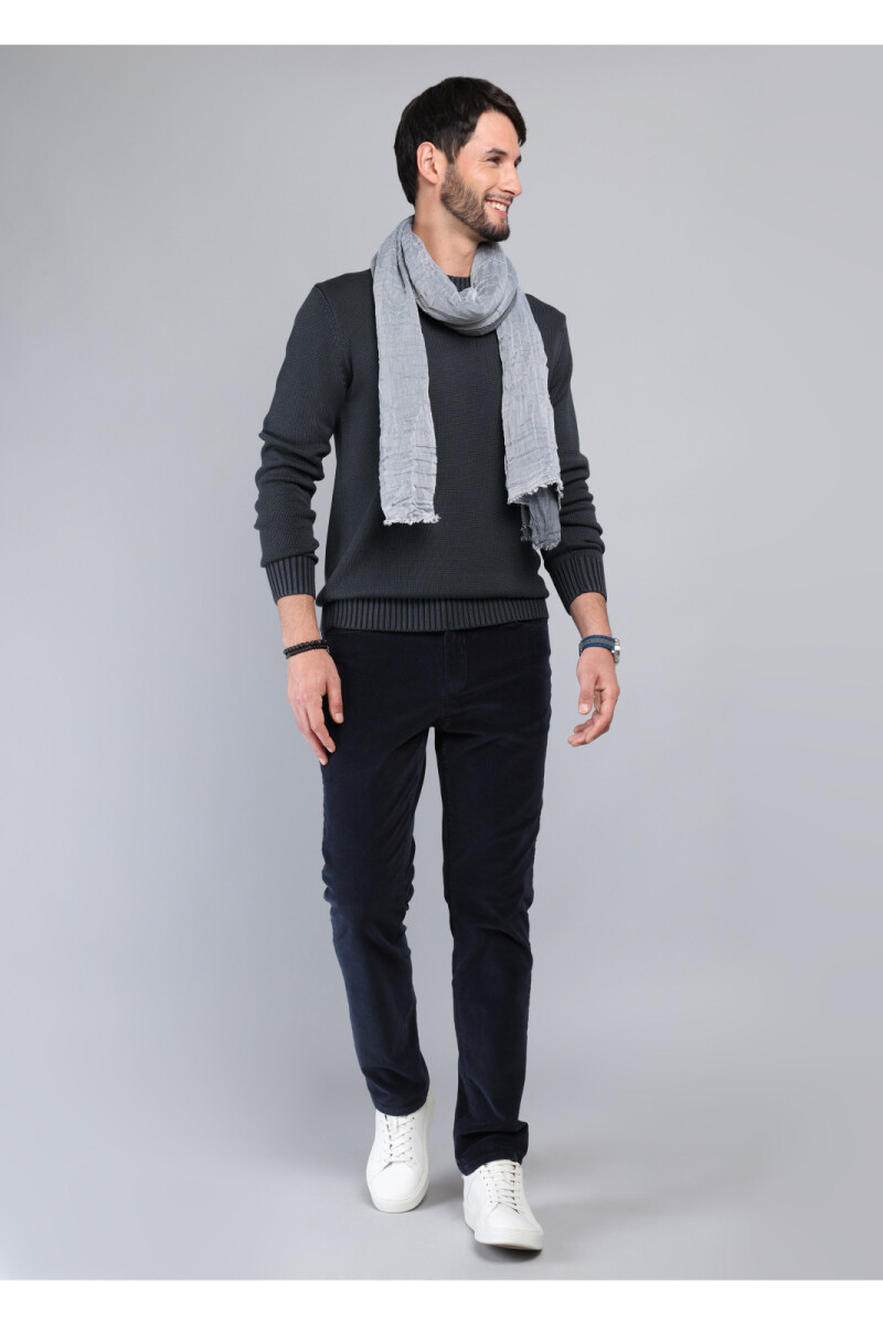 Sweater a la Base Arrow NEGRO