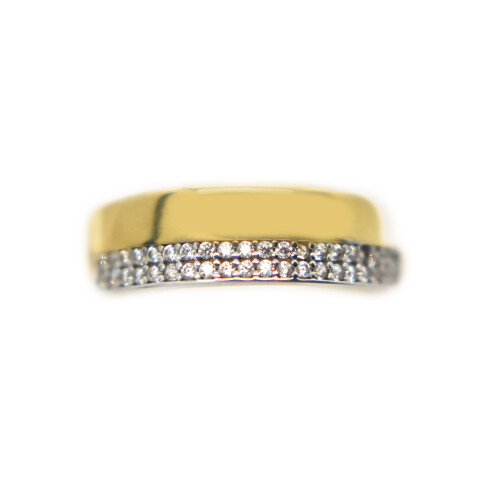 Anillo en Oro 18 Kilates con Zirconias Anillo en Oro 18 Kilates con Zirconias