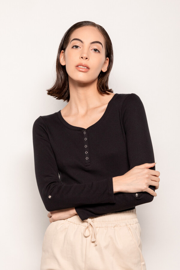 REMERA DARIN Negro