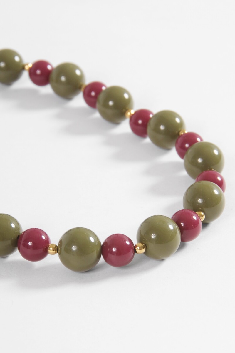 Collar borlas resina verde