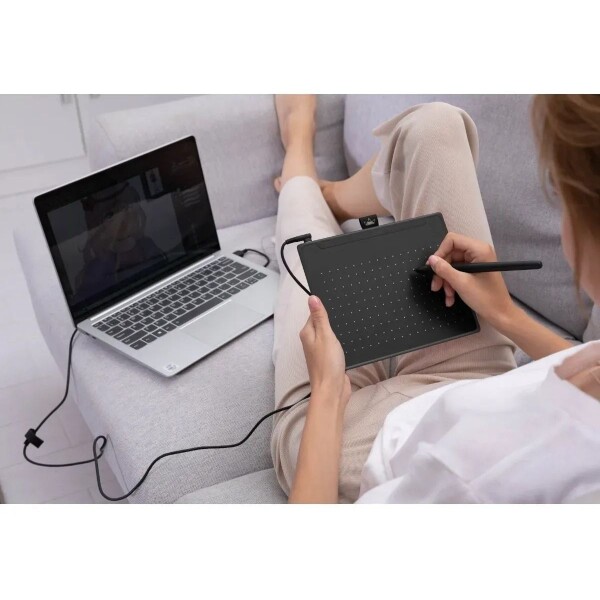 Tableta Digitalizadora Huion Rts-300 Lápiz Usb-c NEGRO