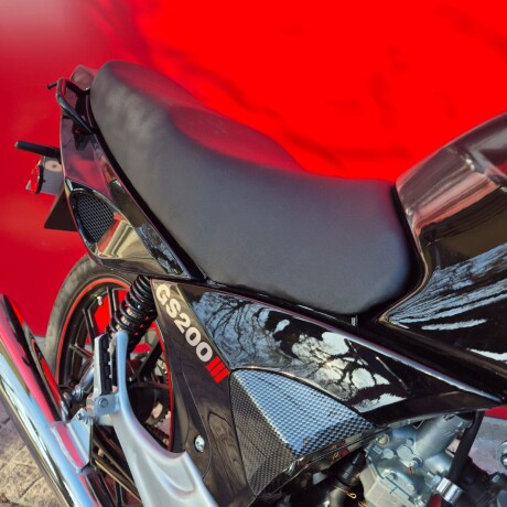 Yumbo GS200 III LX Negro