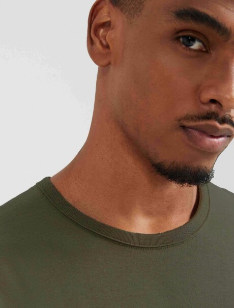 CAMISETAS BÁSICAS MANGA CORTA SLIM VERDE