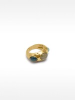 Anillo Con Piedras Y Resina multicolor