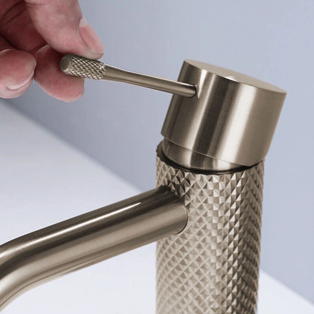 Grifería de lavatorio Monocomando de mesada Signature Brushed Nikel Grifería De Lavatorio Monocomando De Mesada Signature Brushed Nikel