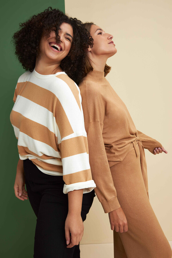 Sweater tejido Camel