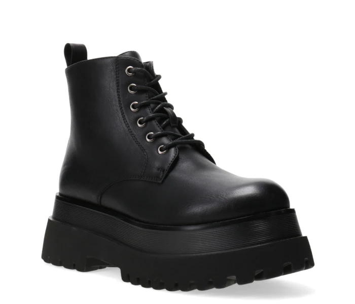 Bota CAIRO acordonada con tachas Black