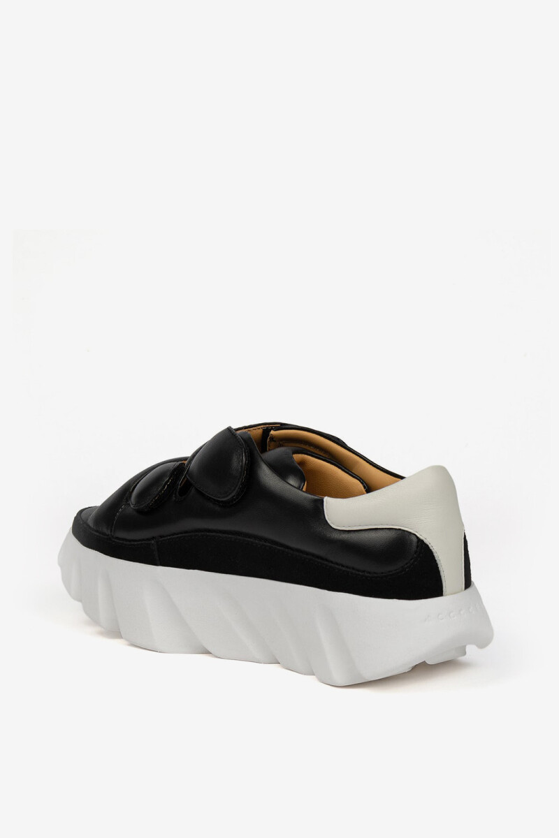 ZAPATO TURA LUCKY Negro