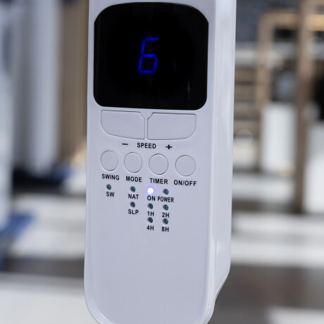 ventilador de pie slim con control COLOR UNICO