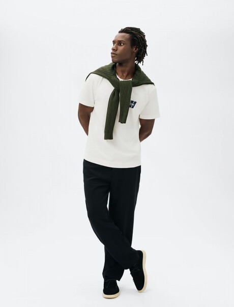 CAMISETA CON ESTAMPA MODELO REGULAR BLANCO