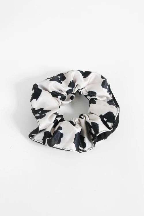 Scrunchie animal print negro
